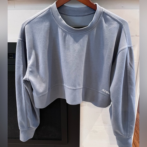 AYBL Blue Long Sleeve Crop Sweatshirt Size Small - Picture 1 of 3